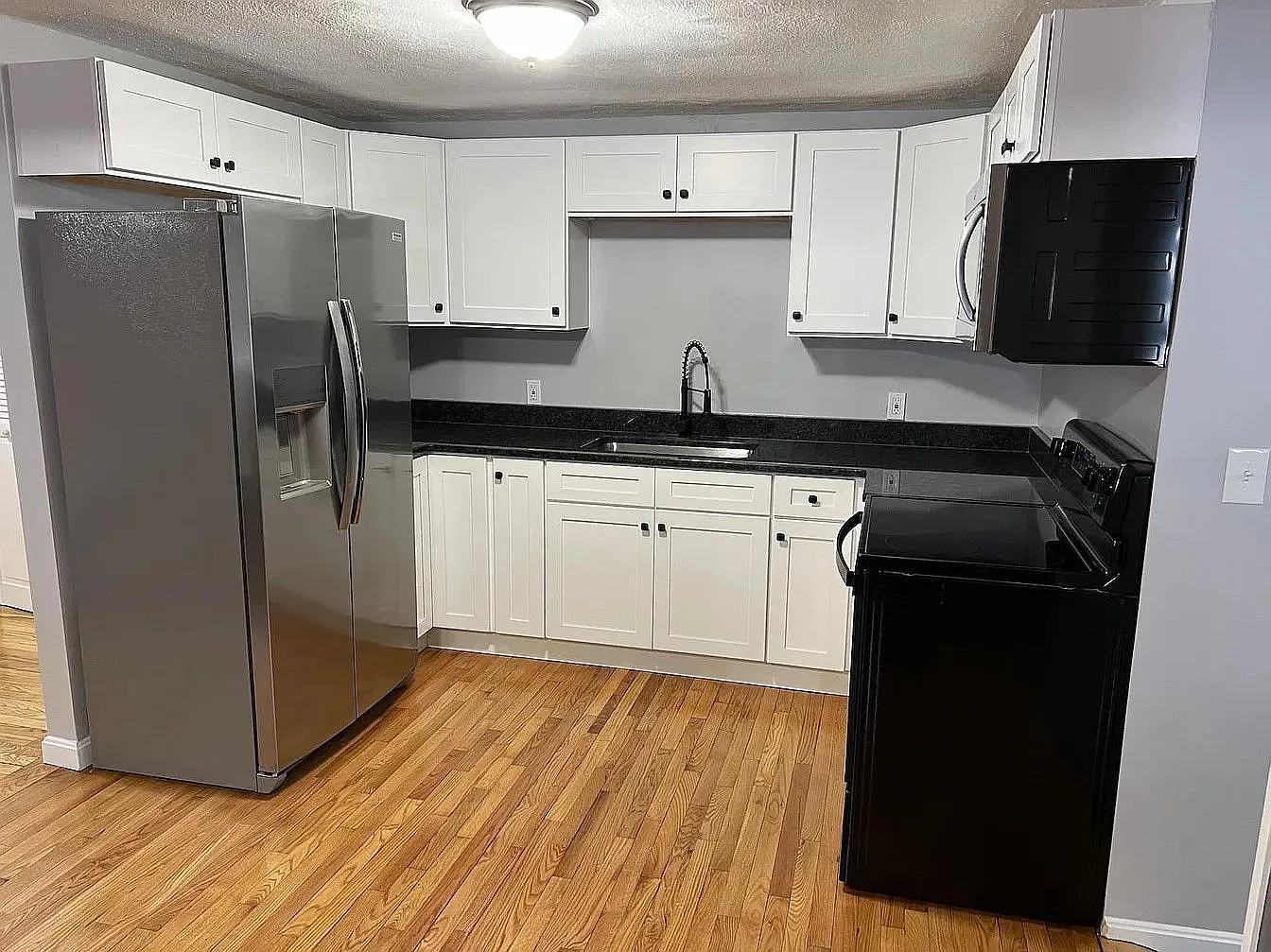 2 bed, 1.0 bath, 1100 sqft, $1,875 — Photo 1