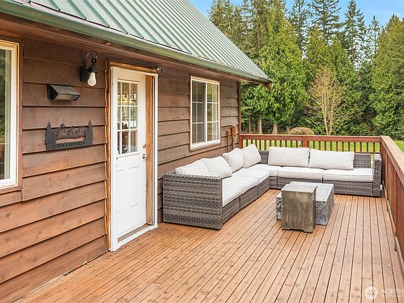 3rd image of 3017 SE Camano Drive