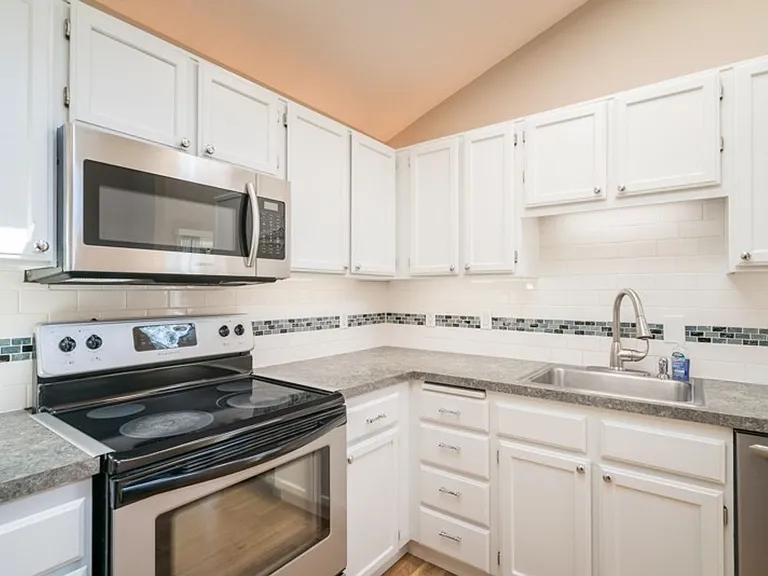 4804 SW Palatine St — Photo 13