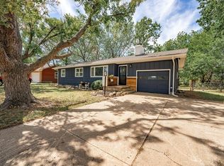 2124 Wesley St, Salina, KS 67401