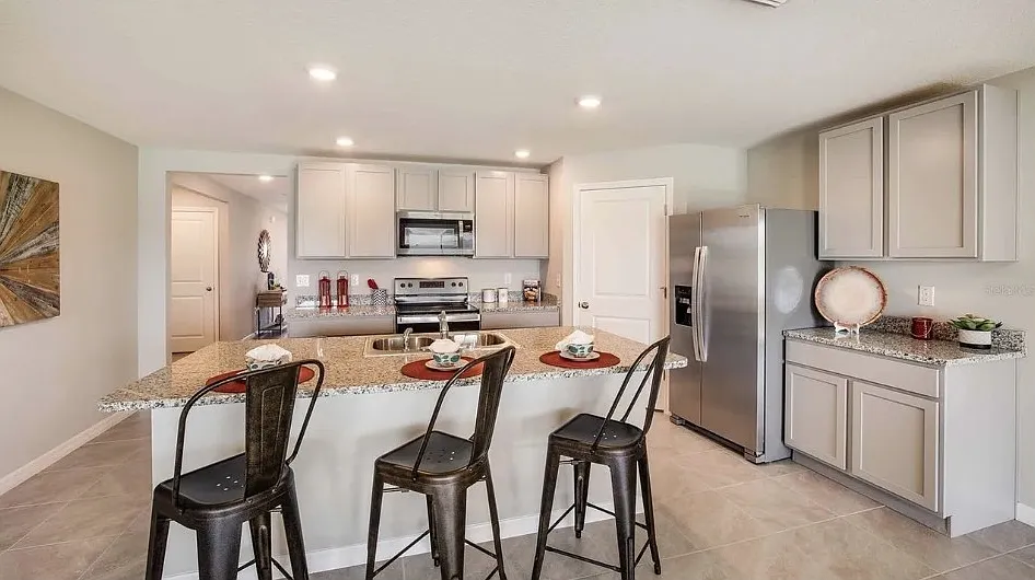 4 bed, 1828 sqft, $2,200 — Photo 4