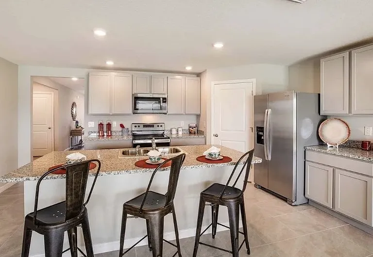 13102 SW 31st Avenue Rd — Photo 4
