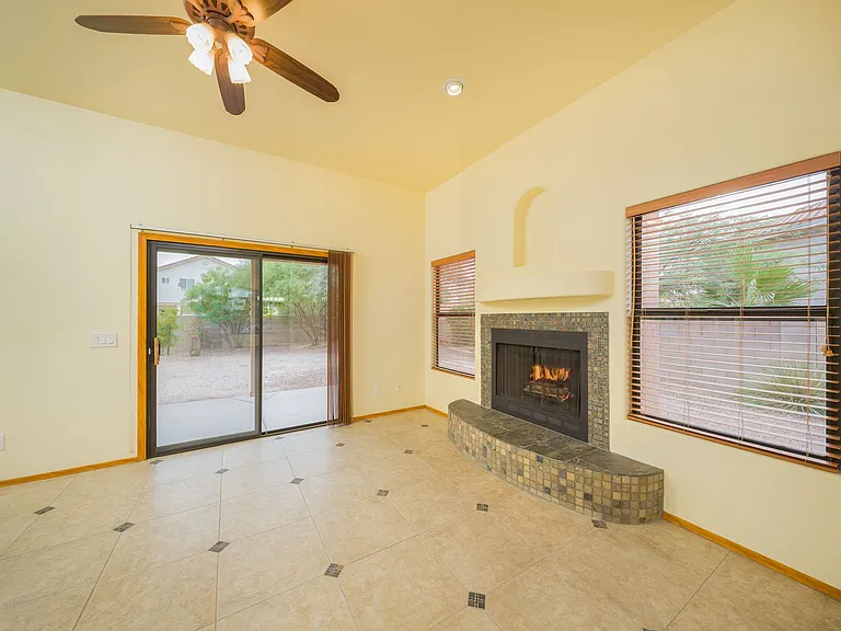 3073 W Placita Montessa — Photo 18