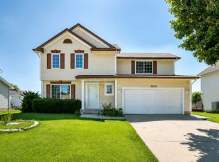 6109 NW 50th St, Johnston, IA 50131