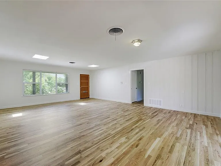 4804 Menchaca Rd — Photo 12