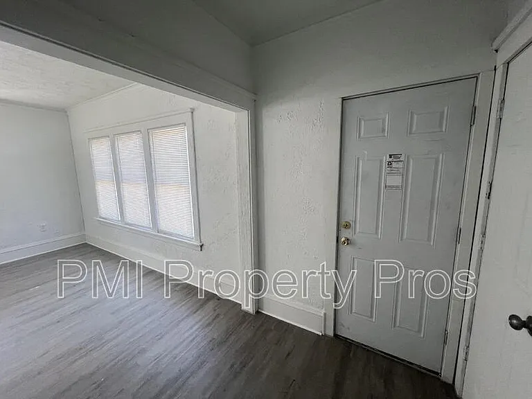 3284 N 30th St — Photo 37