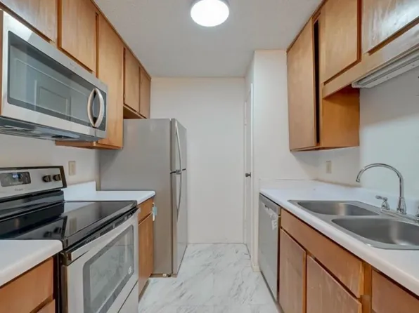 10049 Westpark Dr APT 120, Houston, TX 77042