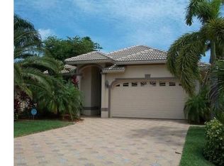 663 92nd Ave N, Naples, FL 34108
