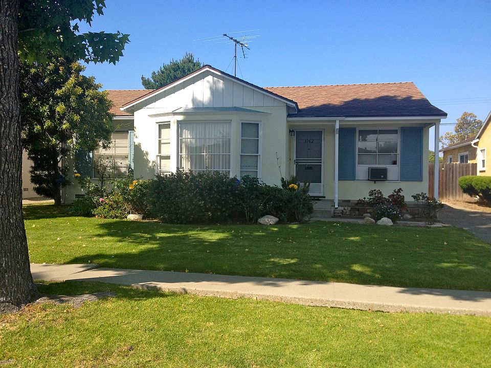 Lush and charming front