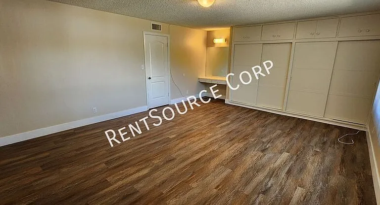 708 Santa Barbara Dr #F — Photo 21