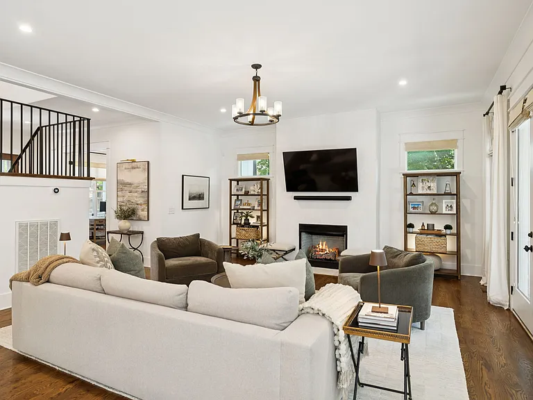 2203 Hobbs Rd — Photo 21