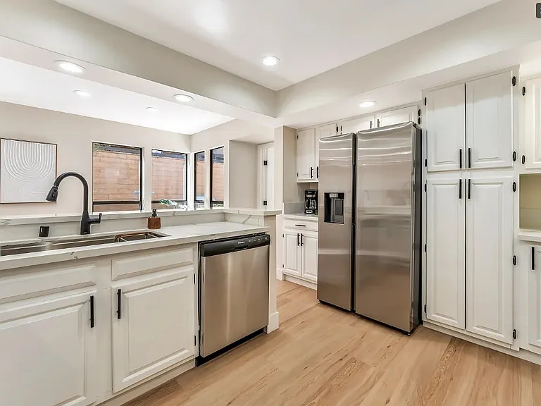976 Pinehurst Dr — Photo 34