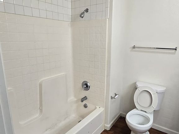 3rd image of 1510 C St APT 103