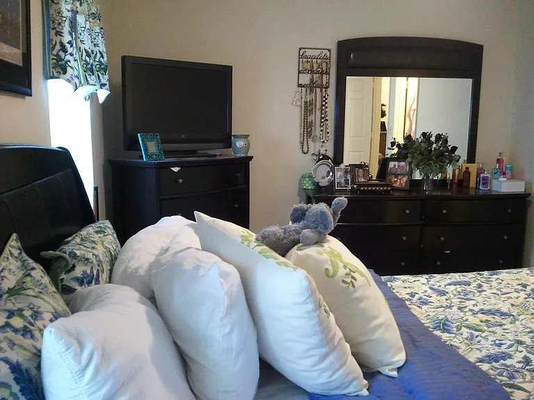 101 Michael Dr #101 — Photo 1