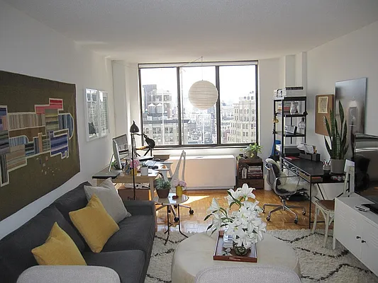 Rented by Newell and Assoc. | media 25