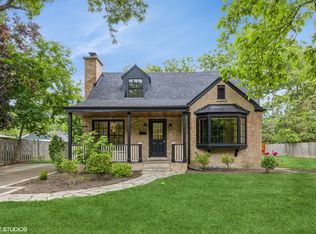 639 Harms Rd, Glenview, IL 60025
