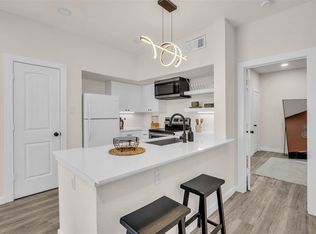 10855 Meadowglen Ln APT 604, Houston, TX 77042