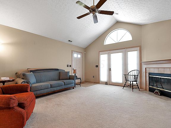 5th image of 729 Windward Ln