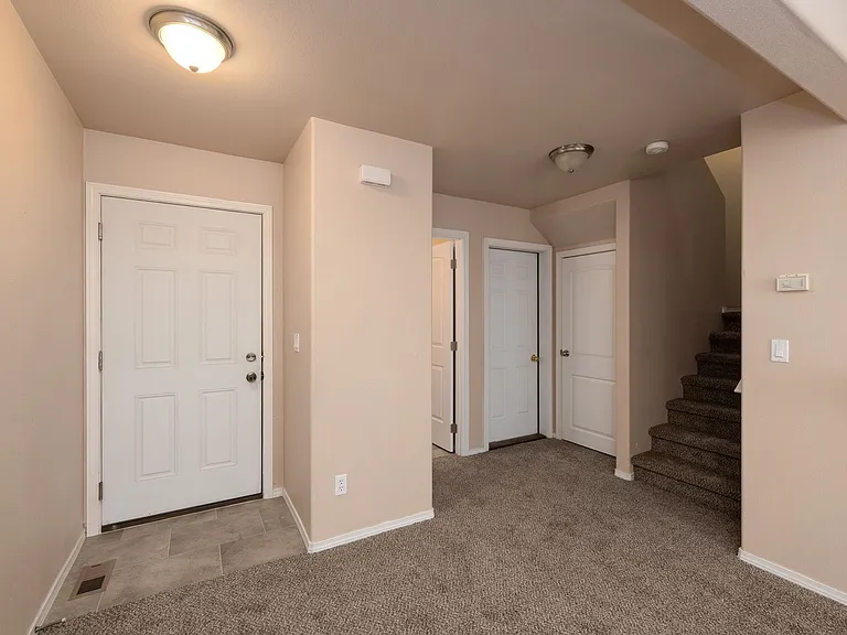 326 S Thierman Rd — Photo 3