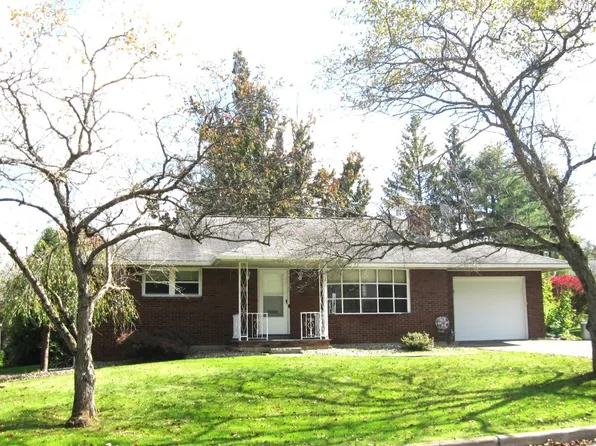 1026 Southern Pines Dr, Endicott, NY 13760