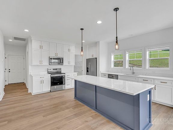 4th image of 426 Fieldstone Way Way