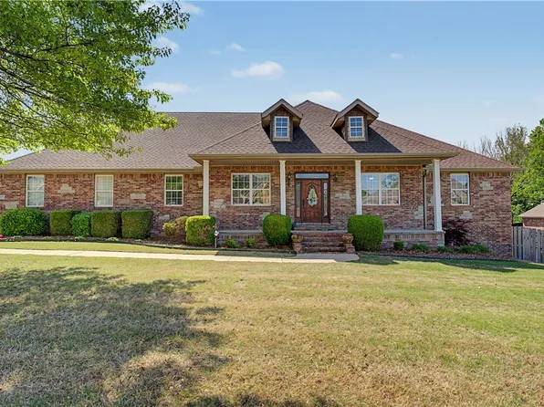 937 Aylesbury Ln, Cave Springs, AR 72718