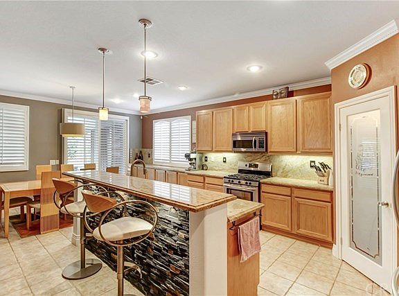 4th image of 32552 Cullen Ct