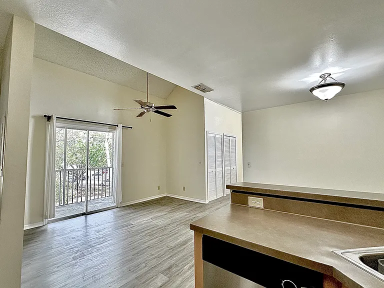 6004 Westgate Dr #6004 — Photo 8
