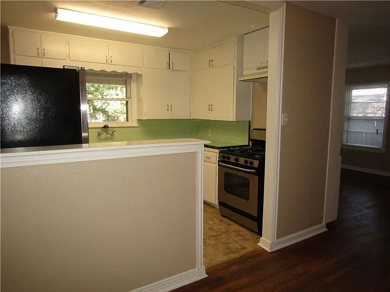 3715 Hollywood Ave — Photo 13