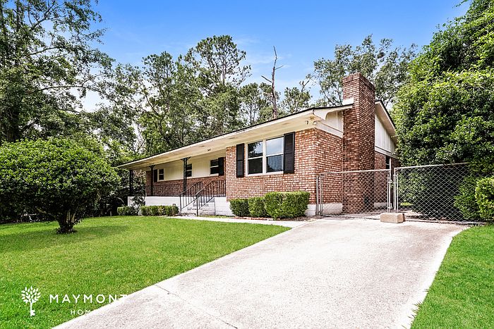 2nd image of 2453 Madrid Dr S