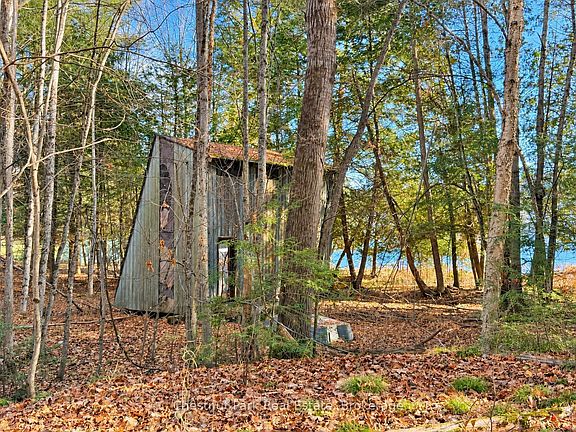 3rd image of 26 Blair Point Rd