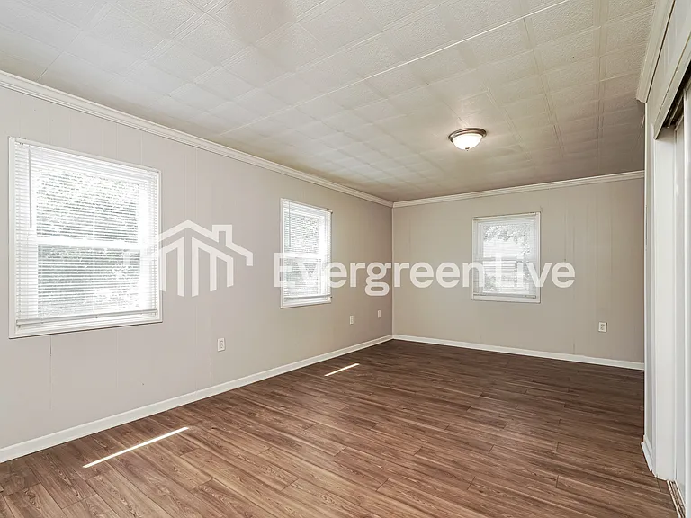 129 Winburn St — Photo 9