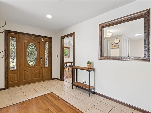 2nd image of 453 Elder Ln