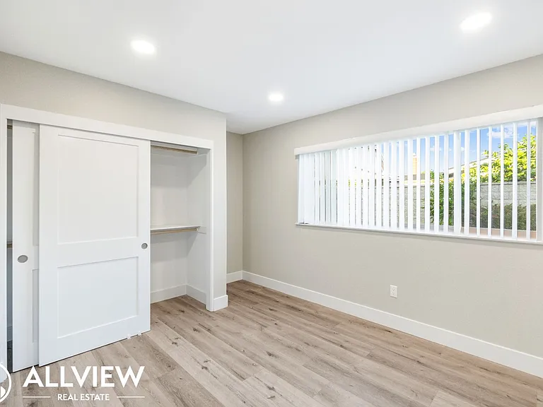 20542 Kelvingrove Ln — Photo 20