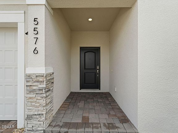 5th image of 5576 Estero Loop