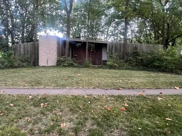 401 E George Huff Dr, Urbana, IL 61801