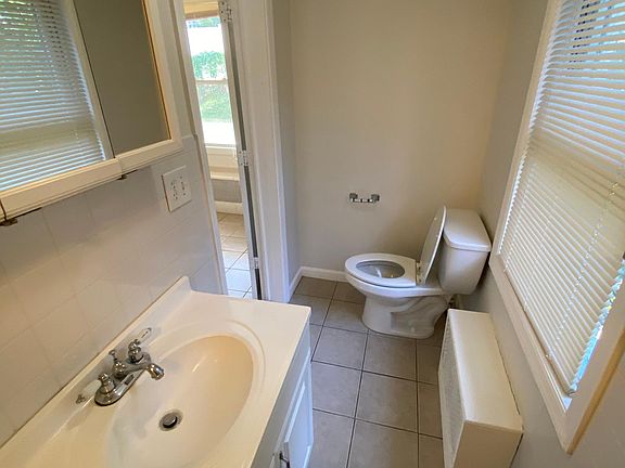 5th image of 48 Coolidge Ave #1