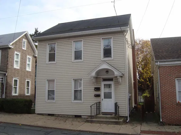 16 E Lincoln Ave, Lititz, PA 17543