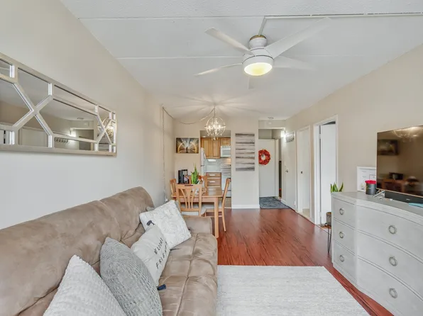 9977 Shore Road image 14 of 27