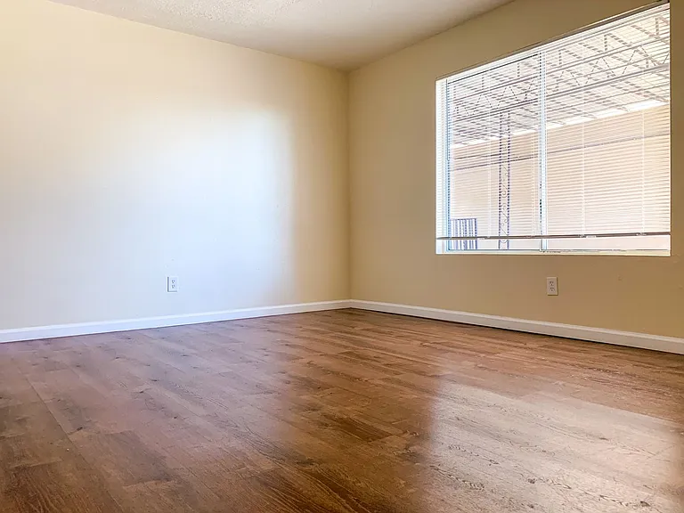 MOVE IN SPECIAL Studios @ $749.00 — Photo 35