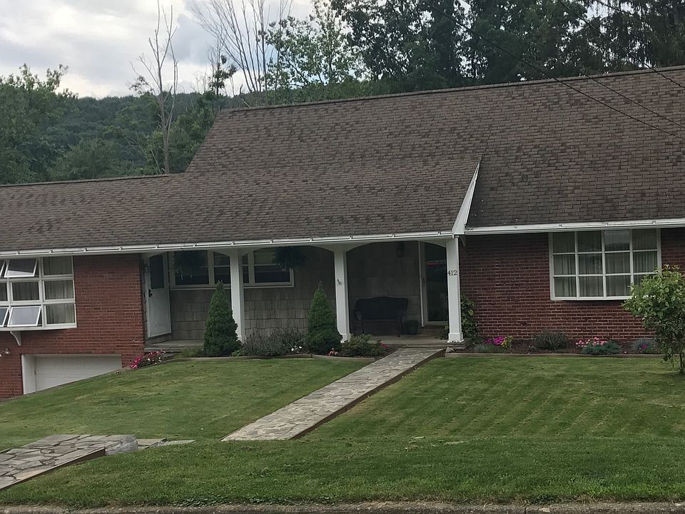 412 Crescent Lane