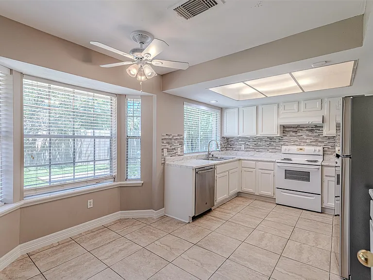 18506 Creekfield Ct — Photo 23