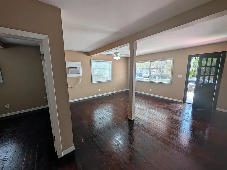 407 Engman St #C — Photo 8