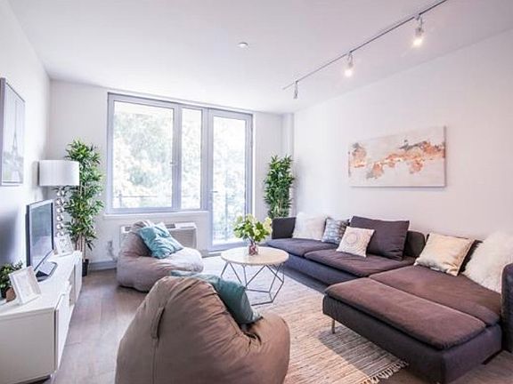 2nd image of 812 Myrtle Ave #4B