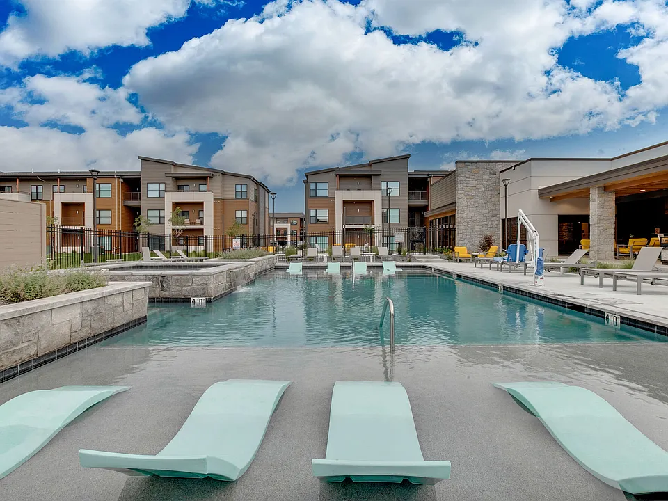 The Avante apartments community photo