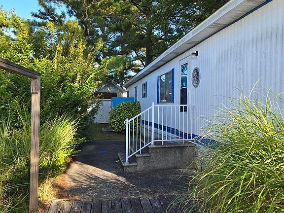 2nd image of 39043 Mason Dixon Court Pl #7288