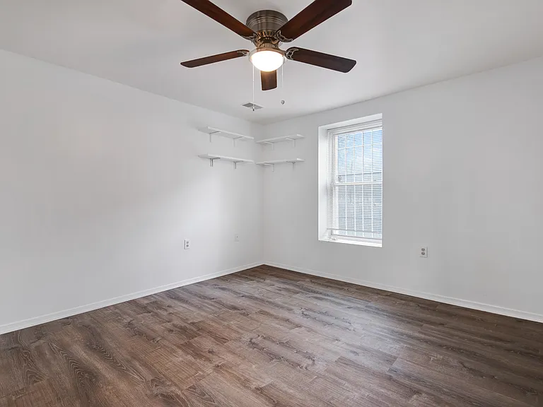 2705 24th St NE — Photo 10