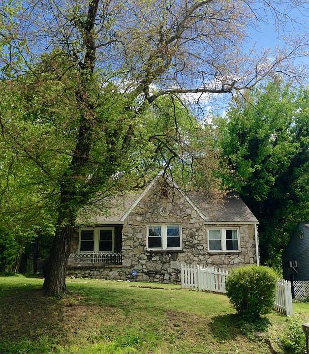 2nd image of 2706 Boright Dr