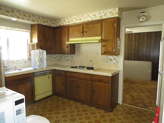 3rd image of 849 E Lemon Dr