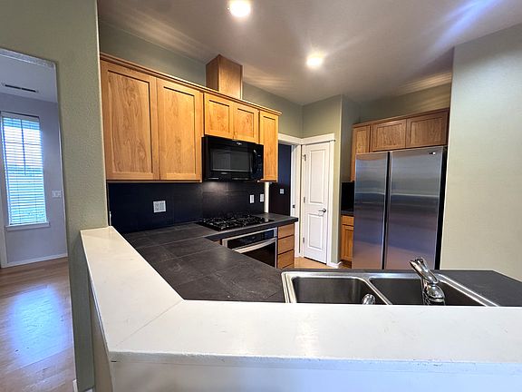 4th image of 7146 NE Cherry Dr